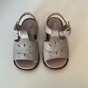 Cucada (Eli/Papanatas) baby sandals size 21. Unisex. Stone/taupe color